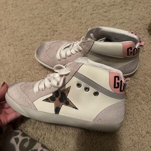 Fake golden goose sneakers. Super good knock offs